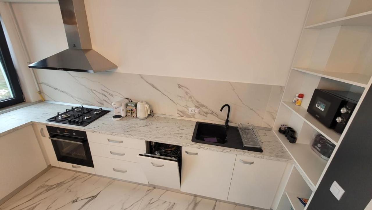 Magic Mirror Apartment Satu Mare Luaran gambar