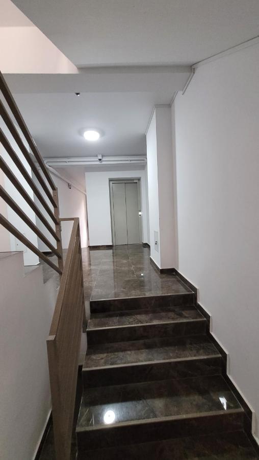 Magic Mirror Apartment Satu Mare Luaran gambar