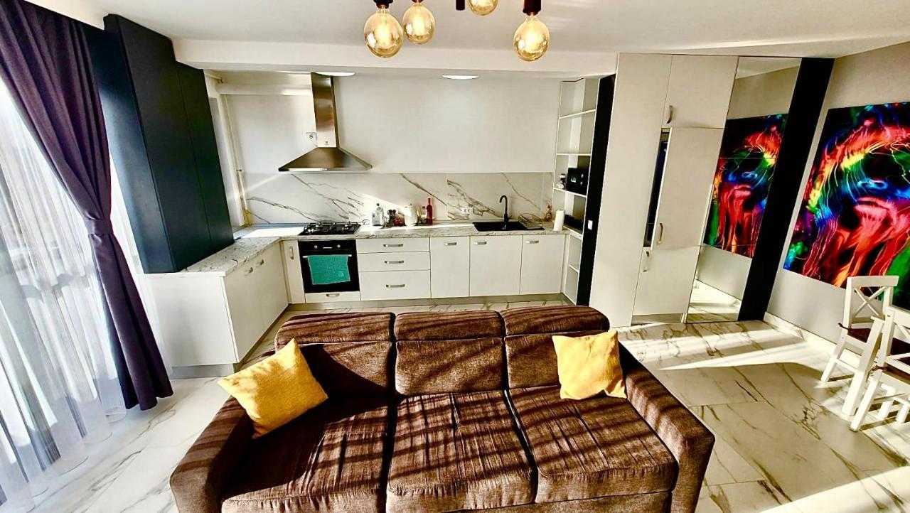 Magic Mirror Apartment Satu Mare Luaran gambar