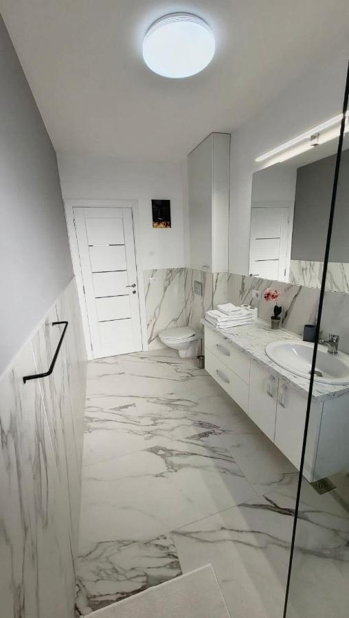 Magic Mirror Apartment Satu Mare Luaran gambar